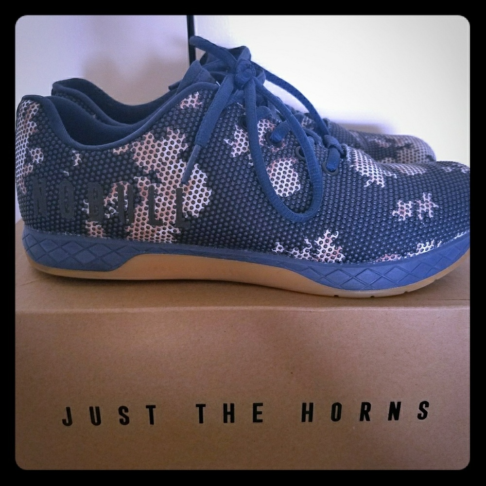 NOBULL Dark Floral Gum Trainers size 8/9.5